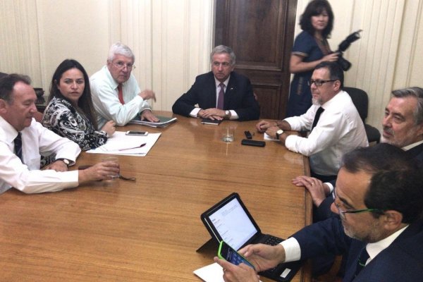 Sin humo blanco concluyó cita por reforma tributaria entre Hacienda y Bancada Regionalista