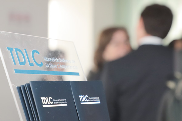 TDLC irá tras declaraciones de Larraín y Valente por criptomonedas