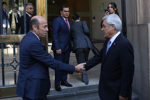 Bermúdez defiende modelo de Contraloría unipersonal, pero gobierno sigue abierto a organismo colegiado