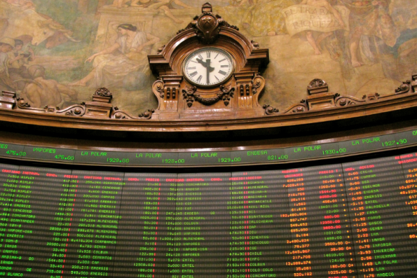 CMF analiza fórmulas para regular uso de market maker