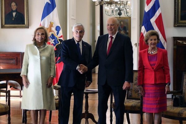 Salmones y Cop25 temas en común entre Piñera y reyes de Noruega