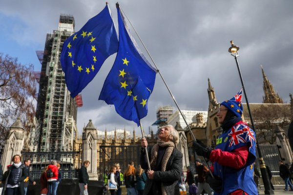 Aprobado: Parlamento británico votará mañana acuerdo de May para el Brexit