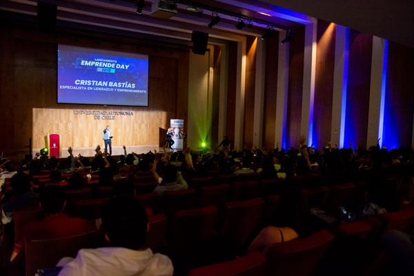 Lanzan Emprende Day, el movimiento que entrega conocimiento gratuito a startups