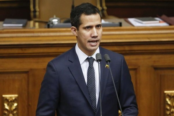 Máximo tribunal de Venezuela ordena allanar inmunidad parlamentaria a Juan Guaidó