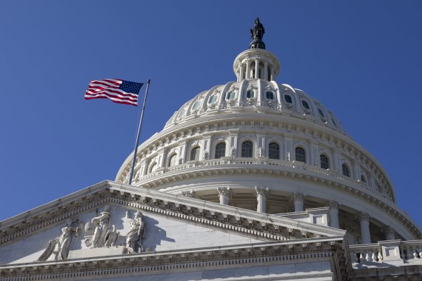 Cámara Baja de EEUU aprueba exigir publicación íntegra del informe Mueller