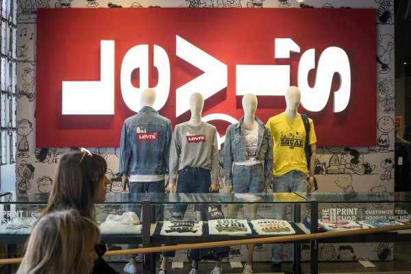 Levi Strauss para rato: firma abrirá 100 nuevas tiendas en EEUU este año