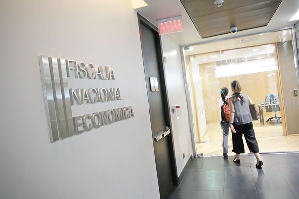 <p>Senadores piden a la FNE investigar eventual colusión de Isapres que aumentaron el costo de sus planes</p>
