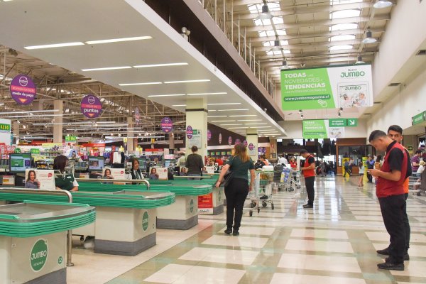 <p>Cencosud responde a exejecutiva de Amazon: "Les encantaría tener la red de locales que tenemos"</p>