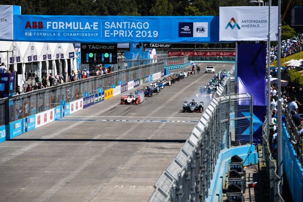 Despega Fórmula E de automovilismo después de un lento comienzo