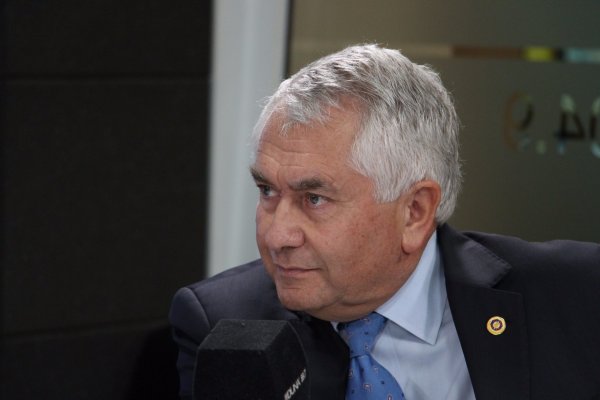 Enrique París: "El exsuperintendente de Salud tiene derecho a defenderse"