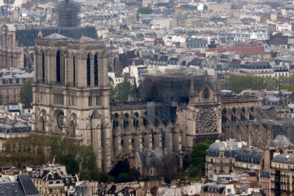 Macron fija meta de cinco años para reconstruir "todavía más bella" a la Notre Dame de París