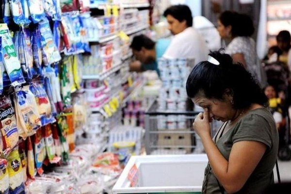 Argentina: inflación en marzo se acelera por vuelta a clases y acumula 11,8% en lo que va del año