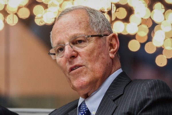 PPK fue trasladado anoche a clínica limeña por problemas de presión