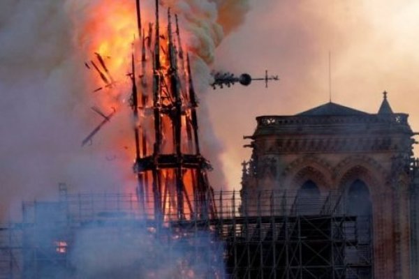 Lanzarán un concurso internacional para construir una moderna aguja de Notre Dame