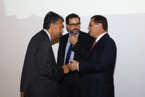 CCU arremete ante posible alza de impuesto a alcoholes: “Mete la mano al bolsillo de consumidores”