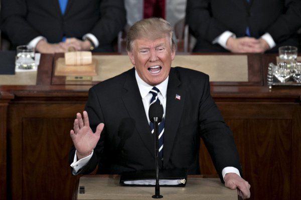 Trump demanda a un comité del Congreso por pedir sus registros financieros
