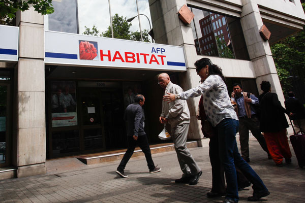 Perú: proponen que afiliados de mayores ingresos financien pensiones mínimas