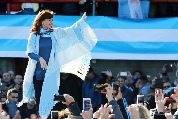 A pesar del silencio de Cristina Fernández crecen rumores de lanzamiento de una candidatura en Argentina