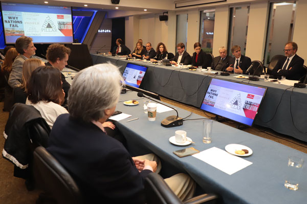 <p>Ministro Valente lleva el mensaje de “capitalismo ciudadano” ante los consejeros de Sofofa</p>