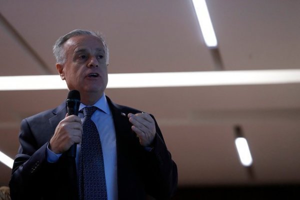 Ministro Santelices le responde a Caviedes: "El único lujo que las Isapres no pueden darse es creer que van a seguir funcionando como hasta ahora"