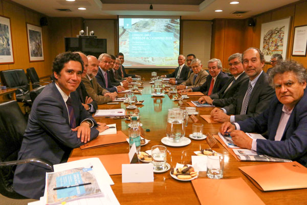 <p>Felipe Larraín: “Nos vamos a preocupar de que Codelco mantenga las condiciones de acceso al mercado de capitales”</p>
