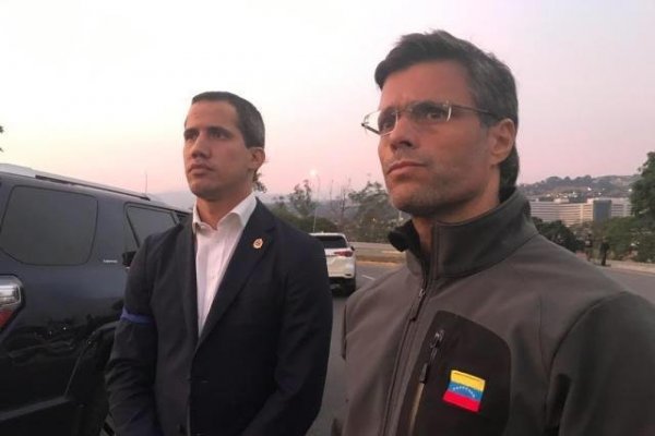La tensión al máximo en Venezuela: Guaidó libera a Leopoldo López y llama a los militares a poner "fin a la usurpación"