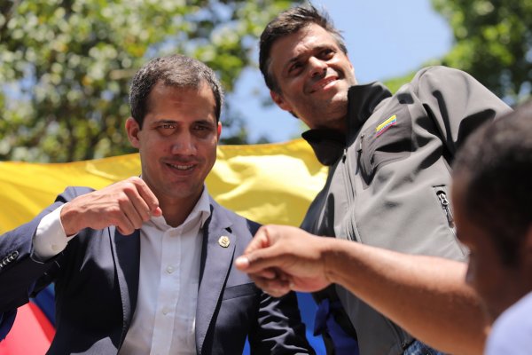 Dirigente venezolano: "Aquí no hay un golpe de Estado; se está restableciendo el hilo constitucional"