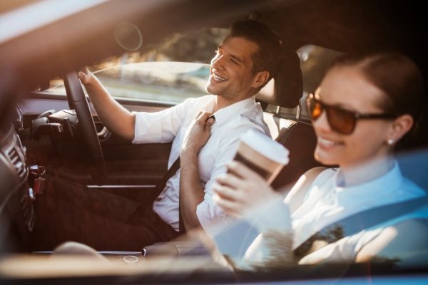 ¿Viajarías en auto con un desconocido? La tendencia de compartir viajes se afianza en Chile