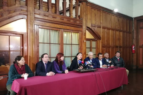 <p>Oposición se alinea con la CUT y prepararán agenda para enfrentar reforma laboral del gobierno</p>