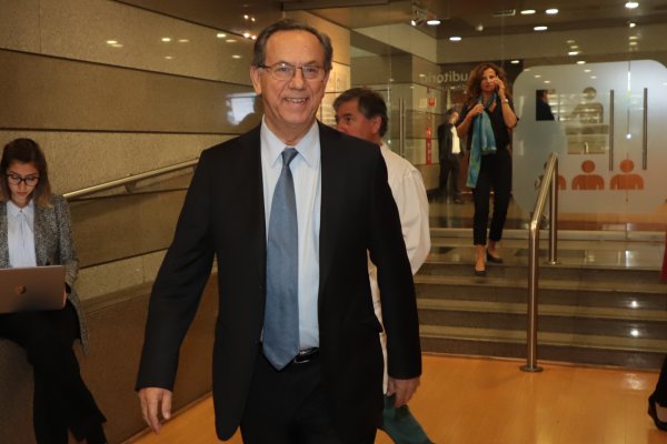 Andrés Navarro es reelegido como presidente de Clínica Las Condes
