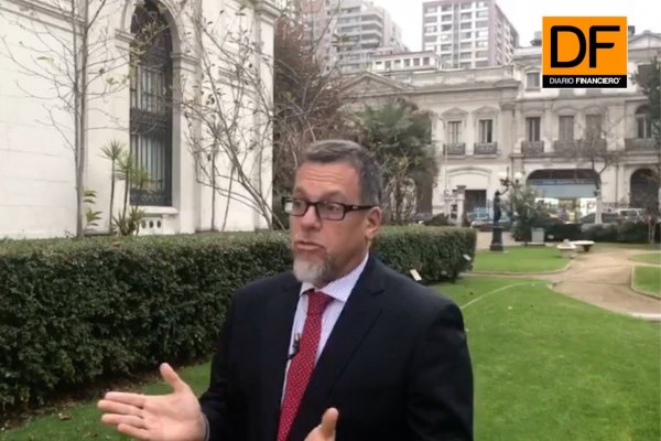 <p>Lagos Weber critica suspensión del viaje de Piñera: "Daña nuestra política exterior"</p>