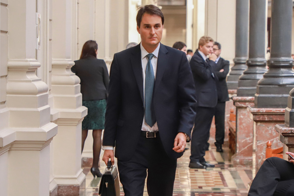 Los cambios al reglamento de fusiones que pide el Colegio de Abogados
