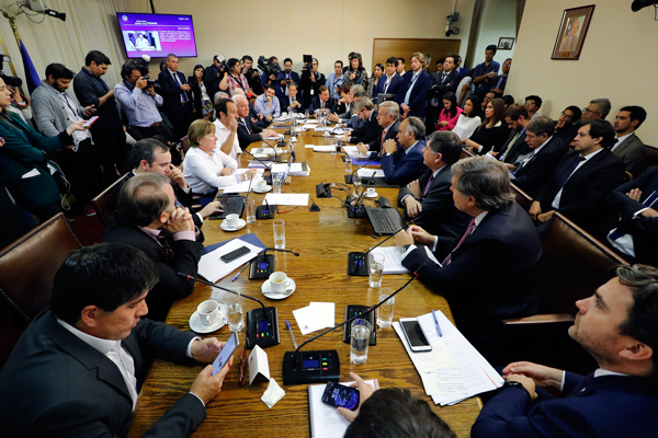 Reforma tributaria: DC amenaza con descolgarse y votar a favor de indicaciones del gobierno