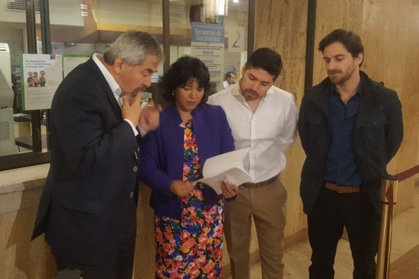 Oposición pide al CPLT y a Contraloría que se pronuncien por el uso que hizo la ministra Cubillos de la información del ministerio