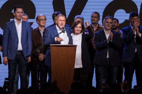 Macri sufre dura derrota en elecciones locales en Argentina y deja expuesta su fragilidad política
