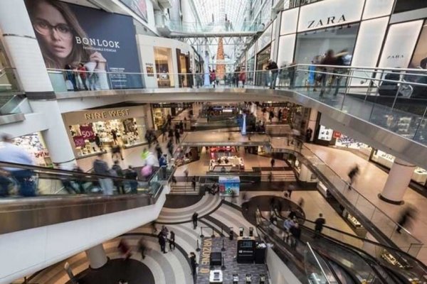 Débiles cifras de consumo abren el debate: ¿Por qué los chilenos están comprando menos?