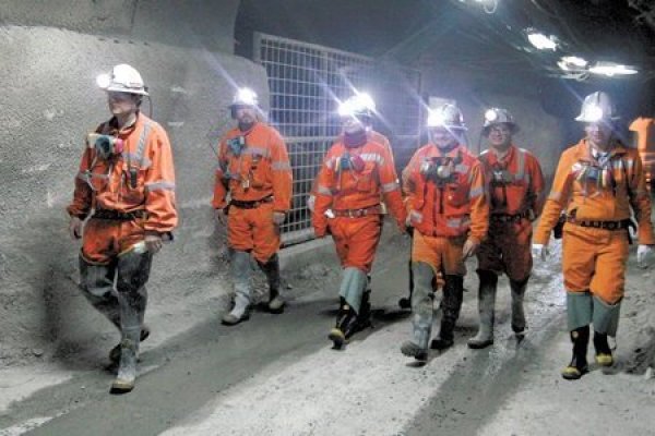 <p>Sindicatos de Chuquicamata no votarán oferta de Codelco y continúan negociaciones para llegar a acuerdo</p>