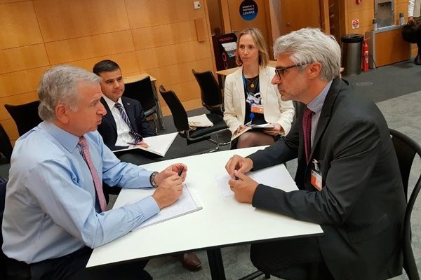 Hacienda aborda con la OCDE aplicación de los impuestos digitales