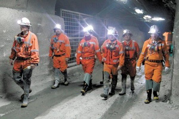 <p>Negociación en Chuquicamata: Codelco lanza última oferta con un bono menor, pero bajando los meses de contrato</p>
