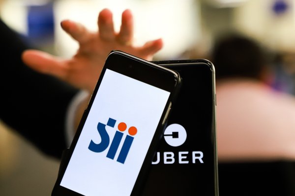 Disputa entre el SII y Uber por conocer detalle de los pagos de la empresa a los conductores escala a la Suprema