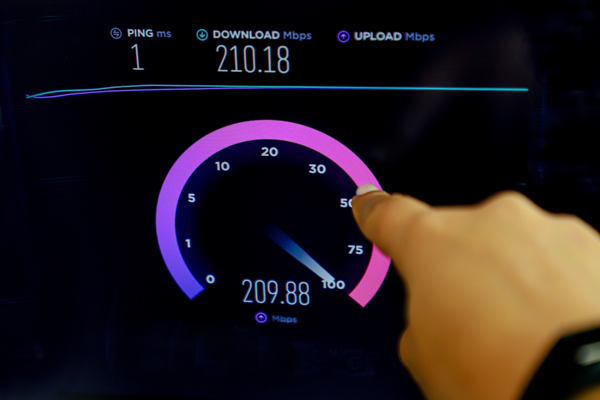 Telefónicas proponen estándar mil veces inferior a EEUU para velocidad garantizada de internet