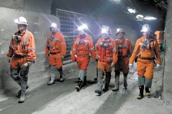 <p>Justicia acoge a trámite recurso de trabajadores de Chuqui que buscan restitución de fondos de retiro</p>