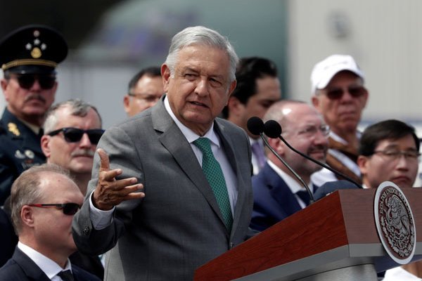 López Obrador pide a Trump diálogo y no confrontación por migración y arancel