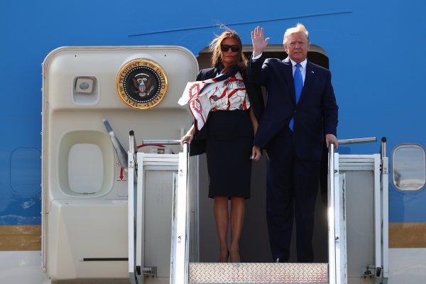 Los contrastes de la visita de Donald Trump a Reino Unido, en imágenes