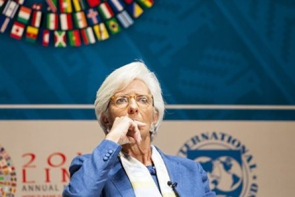 FMI sube la proyección de crecimiento de EEUU pese a advertir ayer caída de la economía en todo el mundo
