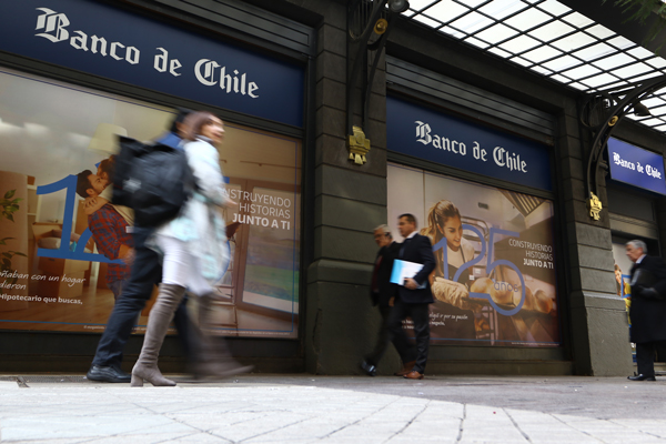 <p>Acción de Banco de Chile sube a primer lugar del IPSA tras pago de deuda subordinada</p>