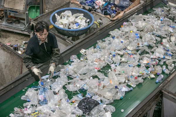 Ministerio de Medio Ambiente termina con el misterio y fija metas de reciclaje de papeles, cartones, plásticos y otros productos