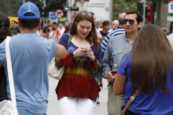 En Perú buscan que escuchar radio en los teléfonos sea libre del uso de datos