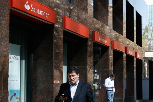 Santander emitiría bonos por hasta US$ 3.500 millones