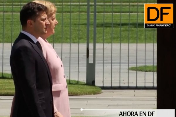 <p>Ahora en DF: Merkel sufre temblores en medio de un acto de honor militar junto al presidente de Ucrania</p>